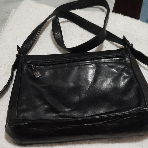 Perlina Black Leather Crossbody Bag - Picture 7 of 8